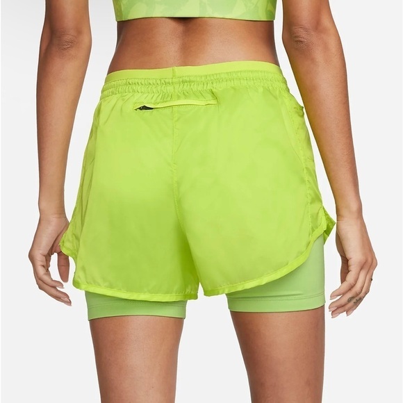 Nike Women's Icon Clash Tempo Luxe Mid-Rise Running Shorts DM7739-321 - Picture 3 of 10